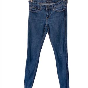 GUESS Power Skinny Low blue wash skinny jeans, size 28